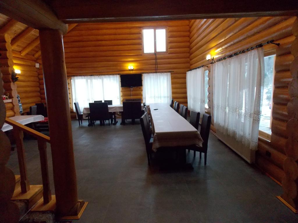Pensiunea Izbucul Tauz Ghetari Екстериор снимка